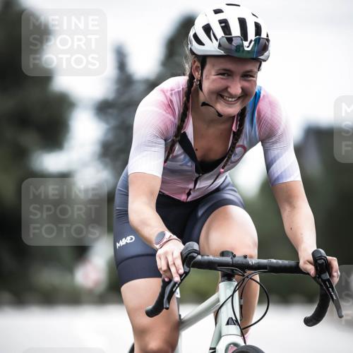 21.06.2026 - 29. Vierlanden-Triathlon H.Heesch http://msf.ph/oto/9861714 21.06.2026 12:09:31 Radfahren 872, 961 meine-sportfotos.de