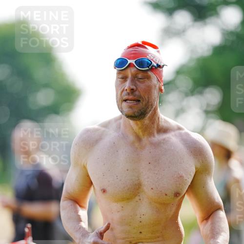 21.06.2026 - 29. Vierlanden-Triathlon LAZAROV Photography http://msf.ph/oto/9861744 21.06.2026 09:03:44 Schwimmen 288, 302 meine-sportfotos.de