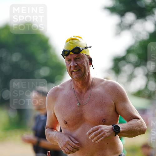 21.06.2026 - 29. Vierlanden-Triathlon LAZAROV Photography http://msf.ph/oto/9861758 21.06.2026 09:04:11 Schwimmen 177, 244 meine-sportfotos.de