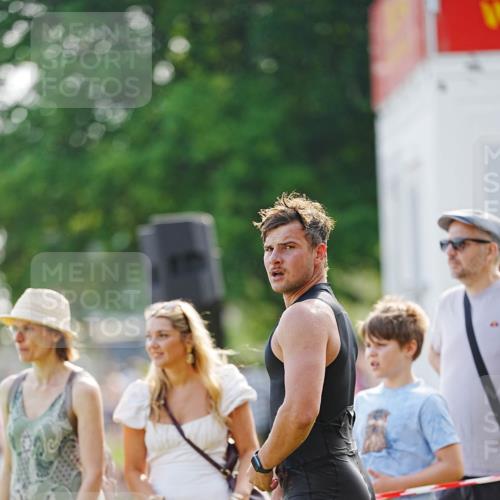 21.06.2026 - 29. Vierlanden-Triathlon LAZAROV Photography http://msf.ph/oto/9861772 21.06.2026 09:04:39 Schwimmen 290 meine-sportfotos.de