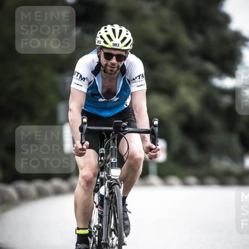 21.06.2026 - 29. Vierlanden-Triathlon H.Heesch http://msf.ph/oto/9861804 21.06.2026 12:09:47 Radfahren 903, 906 meine-sportfotos.de