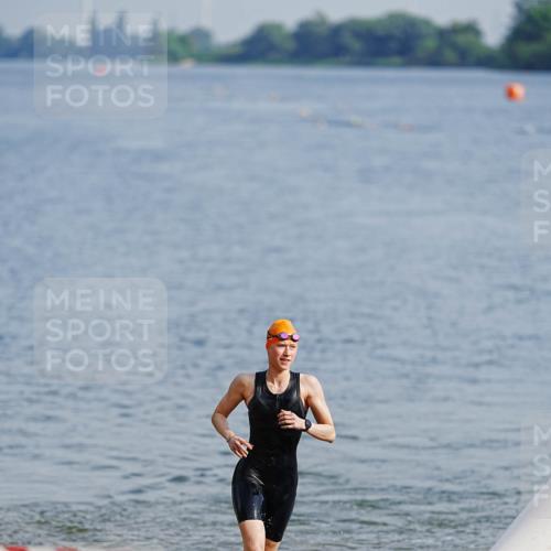 21.06.2026 - 29. Vierlanden-Triathlon LAZAROV Photography http://msf.ph/oto/9861828 21.06.2026 09:05:48 Schwimmen 299 meine-sportfotos.de