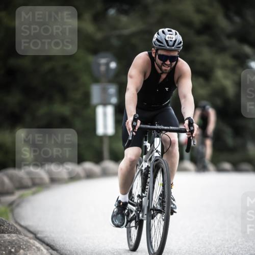 21.06.2026 - 29. Vierlanden-Triathlon H.Heesch http://msf.ph/oto/9861845 21.06.2026 12:10:02 Radfahren 650, 692, 699, 745, 788 meine-sportfotos.de