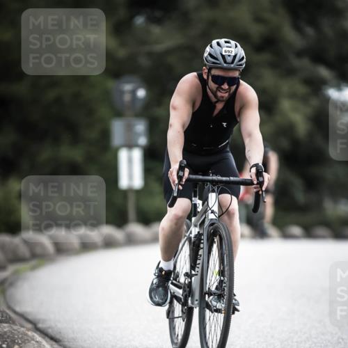 21.06.2026 - 29. Vierlanden-Triathlon H.Heesch http://msf.ph/oto/9861848 21.06.2026 12:10:02 Radfahren 650, 692, 699, 745, 788 meine-sportfotos.de