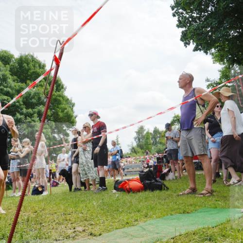 21.06.2026 - 29. Vierlanden-Triathlon LAZAROV Photography http://msf.ph/oto/9861858 21.06.2026 13:23:53 Schwimmen 1191, 1207, 1218 meine-sportfotos.de