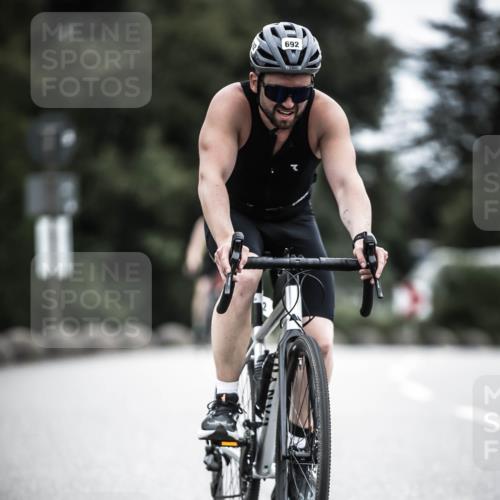 21.06.2026 - 29. Vierlanden-Triathlon H.Heesch http://msf.ph/oto/9861863 21.06.2026 12:10:02 Radfahren 650, 692, 699, 745, 788 meine-sportfotos.de