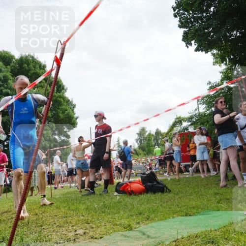 21.06.2026 - 29. Vierlanden-Triathlon LAZAROV Photography http://msf.ph/oto/9861930 21.06.2026 13:25:35 Schwimmen 1097, 1099, 1198, 1200, 1217 meine-sportfotos.de