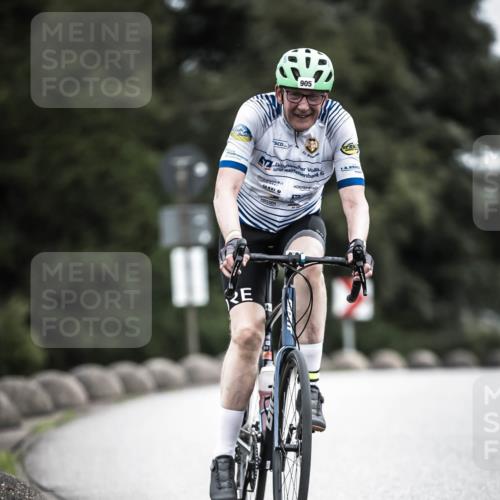 21.06.2026 - 29. Vierlanden-Triathlon H.Heesch http://msf.ph/oto/9861935 21.06.2026 12:10:14 Radfahren 19, 710, 905 meine-sportfotos.de
