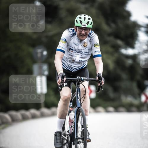21.06.2026 - 29. Vierlanden-Triathlon H.Heesch http://msf.ph/oto/9861940 21.06.2026 12:10:14 Radfahren 19, 710, 905 meine-sportfotos.de