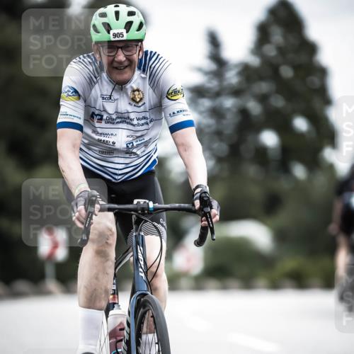 21.06.2026 - 29. Vierlanden-Triathlon H.Heesch http://msf.ph/oto/9861959 21.06.2026 12:10:15 Radfahren 19, 54, 710, 905 meine-sportfotos.de