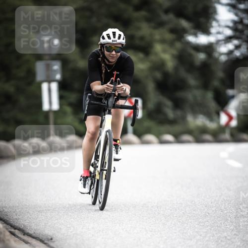 21.06.2026 - 29. Vierlanden-Triathlon H.Heesch http://msf.ph/oto/9861966 21.06.2026 12:10:23 Radfahren 19, 54, 710, 880 meine-sportfotos.de