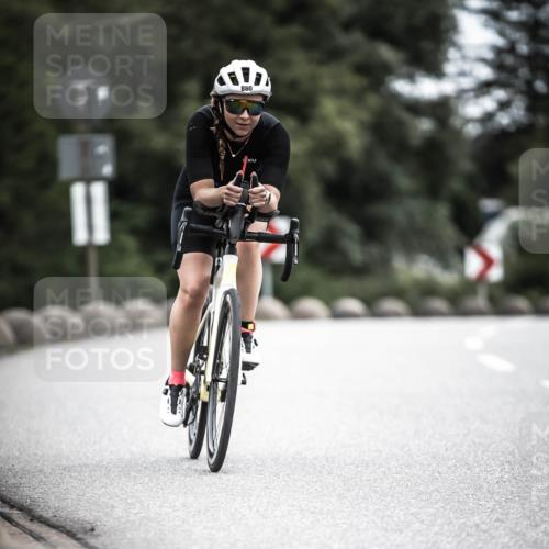 21.06.2026 - 29. Vierlanden-Triathlon H.Heesch http://msf.ph/oto/9861968 21.06.2026 12:10:24 Radfahren 54, 710, 880 meine-sportfotos.de