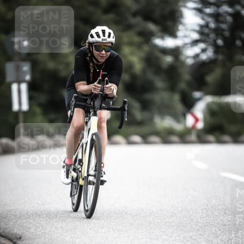 21.06.2026 - 29. Vierlanden-Triathlon H.Heesch http://msf.ph/oto/9861973 21.06.2026 12:10:24 Radfahren 54, 710, 880 meine-sportfotos.de