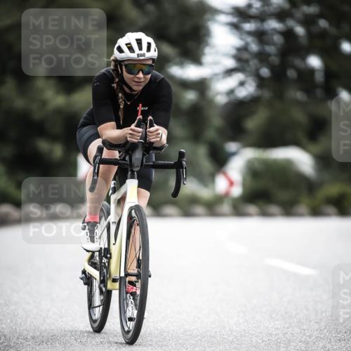 21.06.2026 - 29. Vierlanden-Triathlon H.Heesch http://msf.ph/oto/9861982 21.06.2026 12:10:24 Radfahren 54, 710, 880 meine-sportfotos.de