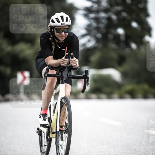 21.06.2026 - 29. Vierlanden-Triathlon H.Heesch http://msf.ph/oto/9861989 21.06.2026 12:10:24 Radfahren 54, 710, 880 meine-sportfotos.de