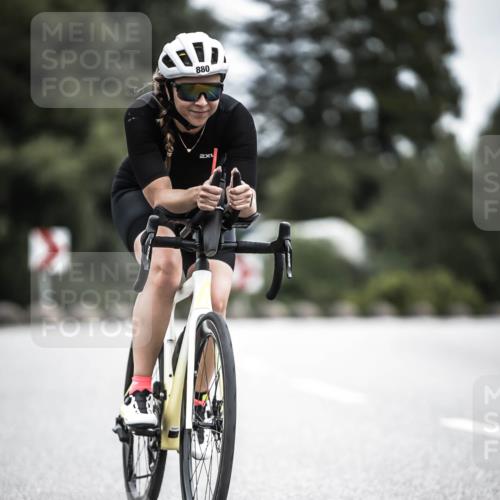 21.06.2026 - 29. Vierlanden-Triathlon H.Heesch http://msf.ph/oto/9861992 21.06.2026 12:10:24 Radfahren 54, 710, 880 meine-sportfotos.de