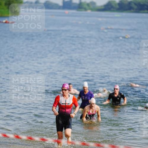 21.06.2026 - 29. Vierlanden-Triathlon LAZAROV Photography http://msf.ph/oto/9862005 21.06.2026 09:10:25 Schwimmen  meine-sportfotos.de