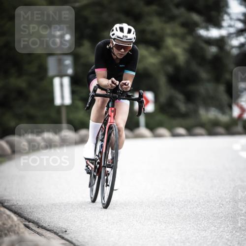 21.06.2026 - 29. Vierlanden-Triathlon H.Heesch http://msf.ph/oto/9862008 21.06.2026 12:10:33 Radfahren 830, 848, 888 meine-sportfotos.de