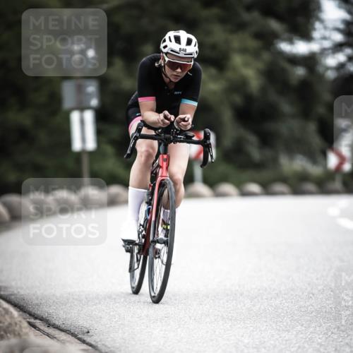 21.06.2026 - 29. Vierlanden-Triathlon H.Heesch http://msf.ph/oto/9862011 21.06.2026 12:10:33 Radfahren 830, 848, 888 meine-sportfotos.de