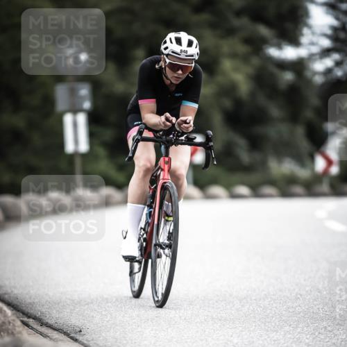 21.06.2026 - 29. Vierlanden-Triathlon H.Heesch http://msf.ph/oto/9862013 21.06.2026 12:10:33 Radfahren 830, 848, 888 meine-sportfotos.de