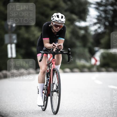 21.06.2026 - 29. Vierlanden-Triathlon H.Heesch http://msf.ph/oto/9862020 21.06.2026 12:10:33 Radfahren 830, 848, 888 meine-sportfotos.de