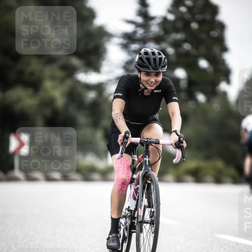 21.06.2026 - 29. Vierlanden-Triathlon H.Heesch http://msf.ph/oto/9862057 21.06.2026 12:10:48 Radfahren 237, 787, 814 meine-sportfotos.de