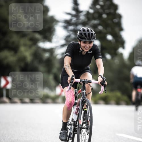 21.06.2026 - 29. Vierlanden-Triathlon H.Heesch http://msf.ph/oto/9862059 21.06.2026 12:10:48 Radfahren 237, 787, 814 meine-sportfotos.de