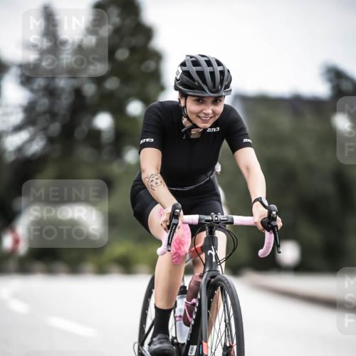 21.06.2026 - 29. Vierlanden-Triathlon H.Heesch http://msf.ph/oto/9862077 21.06.2026 12:10:48 Radfahren 237, 787, 814 meine-sportfotos.de