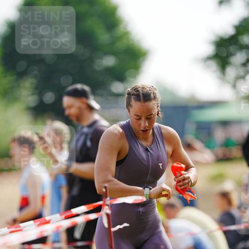 21.06.2026 - 29. Vierlanden-Triathlon LAZAROV Photography http://msf.ph/oto/9862087 21.06.2026 09:11:00 Schwimmen 273, 274 meine-sportfotos.de