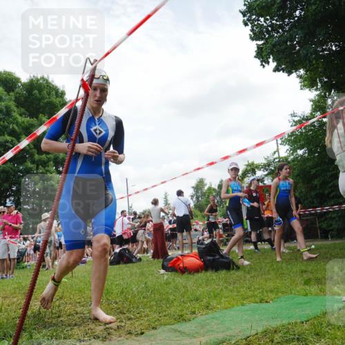 21.06.2026 - 29. Vierlanden-Triathlon LAZAROV Photography http://msf.ph/oto/9862089 21.06.2026 13:29:02 Schwimmen 1208 meine-sportfotos.de