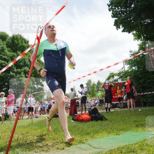 21.06.2026 - 29. Vierlanden-Triathlon LAZAROV Photography http://msf.ph/oto/9862106 21.06.2026 13:30:14 Schwimmen 1182, 1189 meine-sportfotos.de