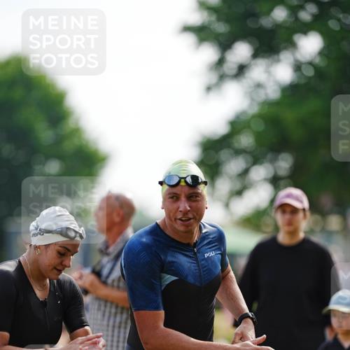 21.06.2026 - 29. Vierlanden-Triathlon LAZAROV Photography http://msf.ph/oto/9862124 21.06.2026 09:11:47 Schwimmen 91, 255, 264 meine-sportfotos.de