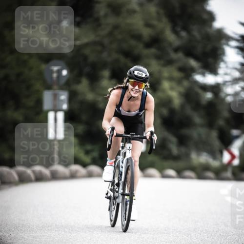 21.06.2026 - 29. Vierlanden-Triathlon H.Heesch http://msf.ph/oto/9862147 21.06.2026 12:11:22 Radfahren 689, 869 meine-sportfotos.de