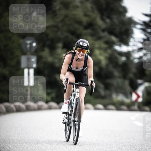21.06.2026 - 29. Vierlanden-Triathlon H.Heesch http://msf.ph/oto/9862149 21.06.2026 12:11:23 Radfahren 689, 869 meine-sportfotos.de