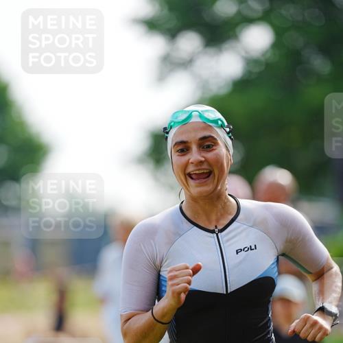 21.06.2026 - 29. Vierlanden-Triathlon LAZAROV Photography http://msf.ph/oto/9862162 21.06.2026 09:12:15 Schwimmen 252, 272 meine-sportfotos.de