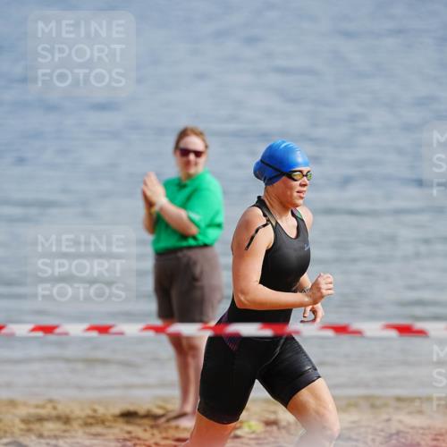 21.06.2026 - 29. Vierlanden-Triathlon LAZAROV Photography http://msf.ph/oto/9862188 21.06.2026 09:12:41 Schwimmen 235 meine-sportfotos.de