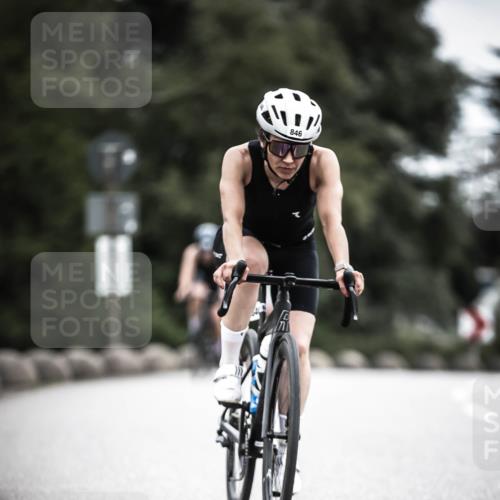 21.06.2026 - 29. Vierlanden-Triathlon H.Heesch http://msf.ph/oto/9862225 21.06.2026 12:11:32 Radfahren 230, 846, 859, 870 meine-sportfotos.de