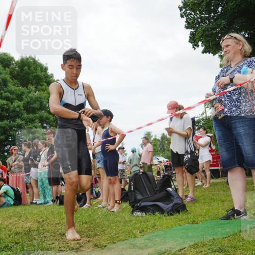 21.06.2026 - 29. Vierlanden-Triathlon LAZAROV Photography http://msf.ph/oto/9862262 21.06.2026 14:37:51 Schwimmen 1236, 1253, 1268 meine-sportfotos.de