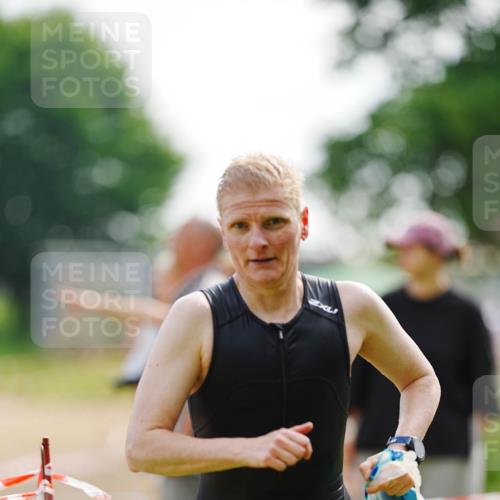 21.06.2026 - 29. Vierlanden-Triathlon LAZAROV Photography http://msf.ph/oto/9862302 21.06.2026 09:16:38 Schwimmen 236, 243, 277 meine-sportfotos.de