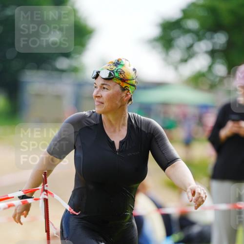 21.06.2026 - 29. Vierlanden-Triathlon LAZAROV Photography http://msf.ph/oto/9862355 21.06.2026 09:19:41 Schwimmen 295 meine-sportfotos.de