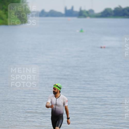 21.06.2026 - 29. Vierlanden-Triathlon LAZAROV Photography http://msf.ph/oto/9862372 21.06.2026 09:21:26 Schwimmen  meine-sportfotos.de