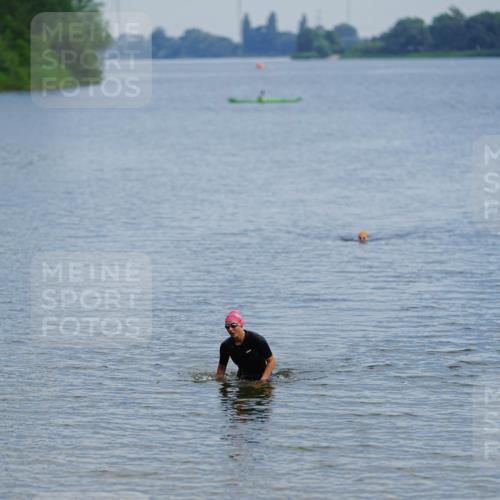 21.06.2026 - 29. Vierlanden-Triathlon LAZAROV Photography http://msf.ph/oto/9862417 21.06.2026 09:22:44 Schwimmen  meine-sportfotos.de