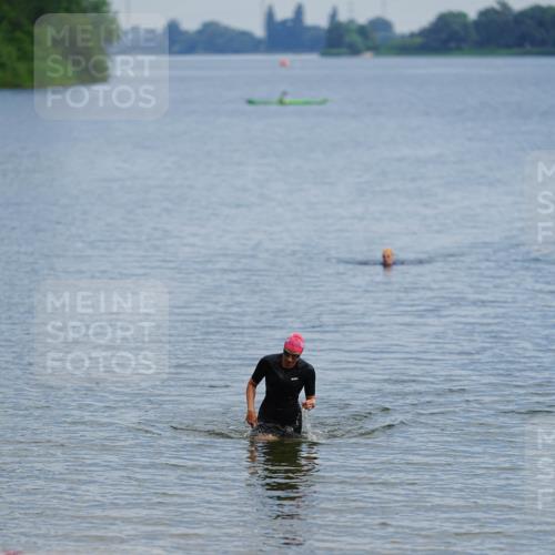 21.06.2026 - 29. Vierlanden-Triathlon LAZAROV Photography http://msf.ph/oto/9862421 21.06.2026 09:22:46 Schwimmen  meine-sportfotos.de