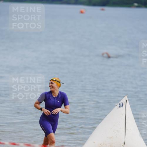21.06.2026 - 29. Vierlanden-Triathlon LAZAROV Photography http://msf.ph/oto/9862465 21.06.2026 09:23:28 Schwimmen 270 meine-sportfotos.de