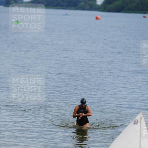 21.06.2026 - 29. Vierlanden-Triathlon LAZAROV Photography http://msf.ph/oto/9862472 21.06.2026 09:24:12 Schwimmen  meine-sportfotos.de