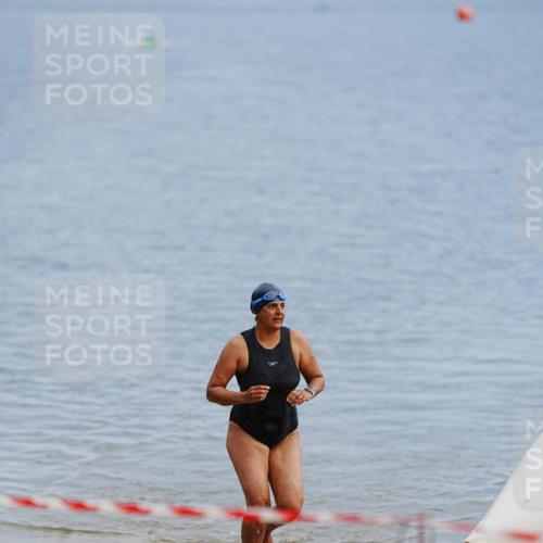 21.06.2026 - 29. Vierlanden-Triathlon LAZAROV Photography http://msf.ph/oto/9862483 21.06.2026 09:24:18 Schwimmen 256 meine-sportfotos.de