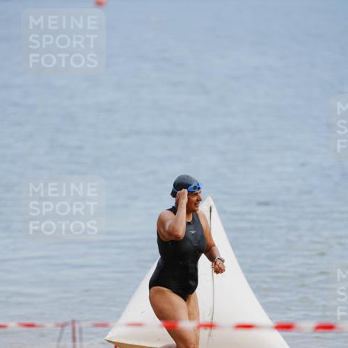 21.06.2026 - 29. Vierlanden-Triathlon LAZAROV Photography http://msf.ph/oto/9862489 21.06.2026 09:24:19 Schwimmen 256 meine-sportfotos.de