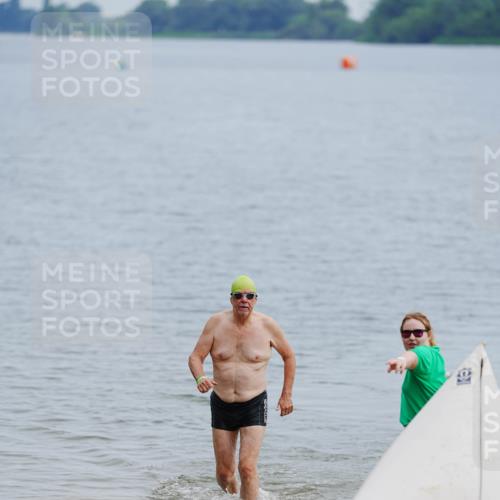 21.06.2026 - 29. Vierlanden-Triathlon LAZAROV Photography http://msf.ph/oto/9862511 21.06.2026 09:28:31 Schwimmen  meine-sportfotos.de