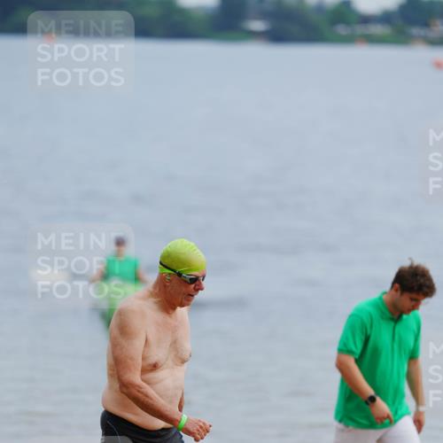 21.06.2026 - 29. Vierlanden-Triathlon LAZAROV Photography http://msf.ph/oto/9862515 21.06.2026 09:28:38 Schwimmen  meine-sportfotos.de