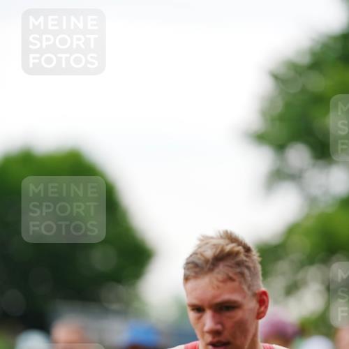 21.06.2026 - 29. Vierlanden-Triathlon LAZAROV Photography http://msf.ph/oto/9862570 21.06.2026 09:52:25 Schwimmen 370, 375 meine-sportfotos.de